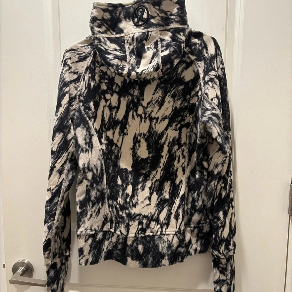 Lululemon Black and White Tie-Dye hooded zip-front Sweatshirt sz 10/ M - Picture 2 of 10
